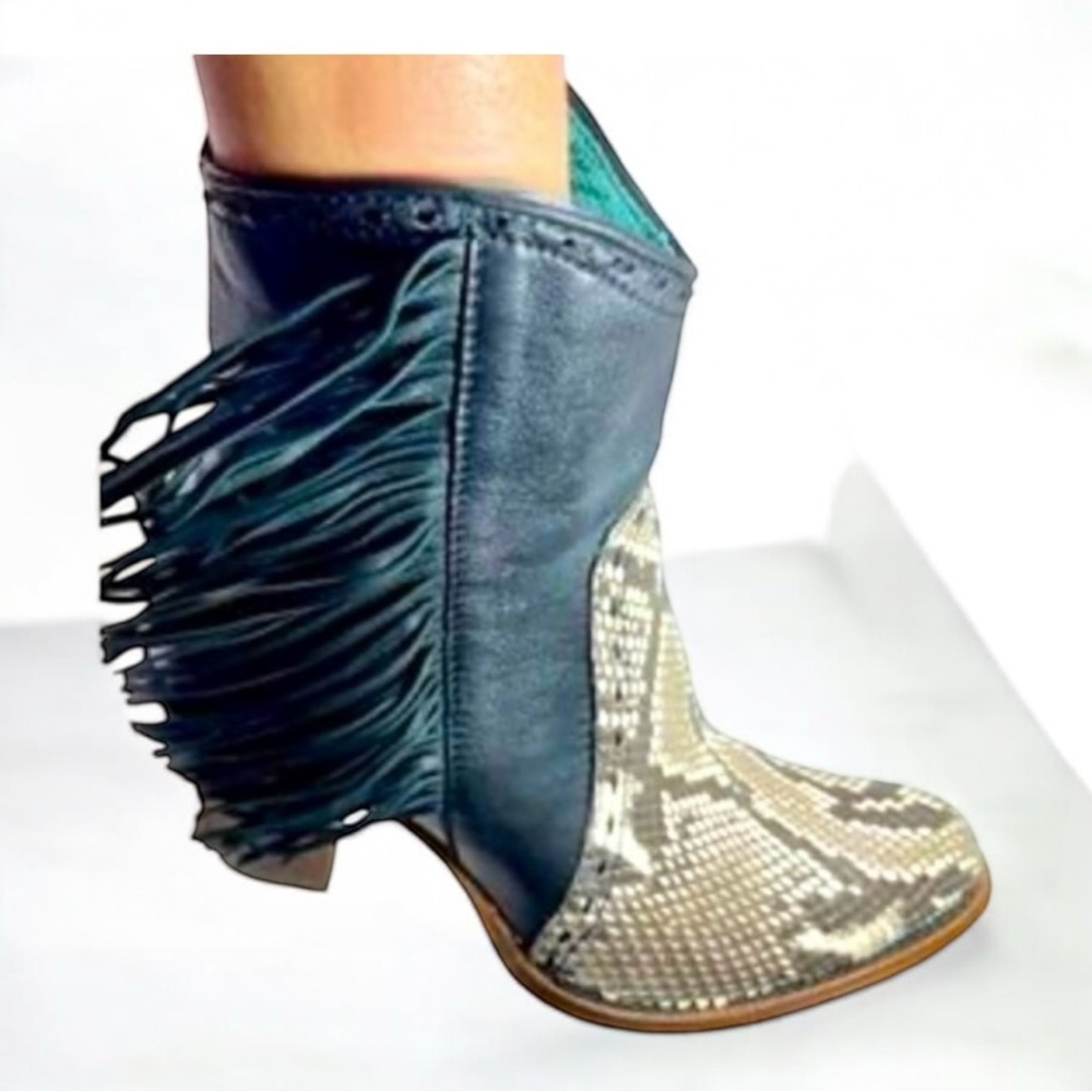 CORRAL Women's Black Natural PYTHON Fringe Boots Size 7.5 MEDIUM